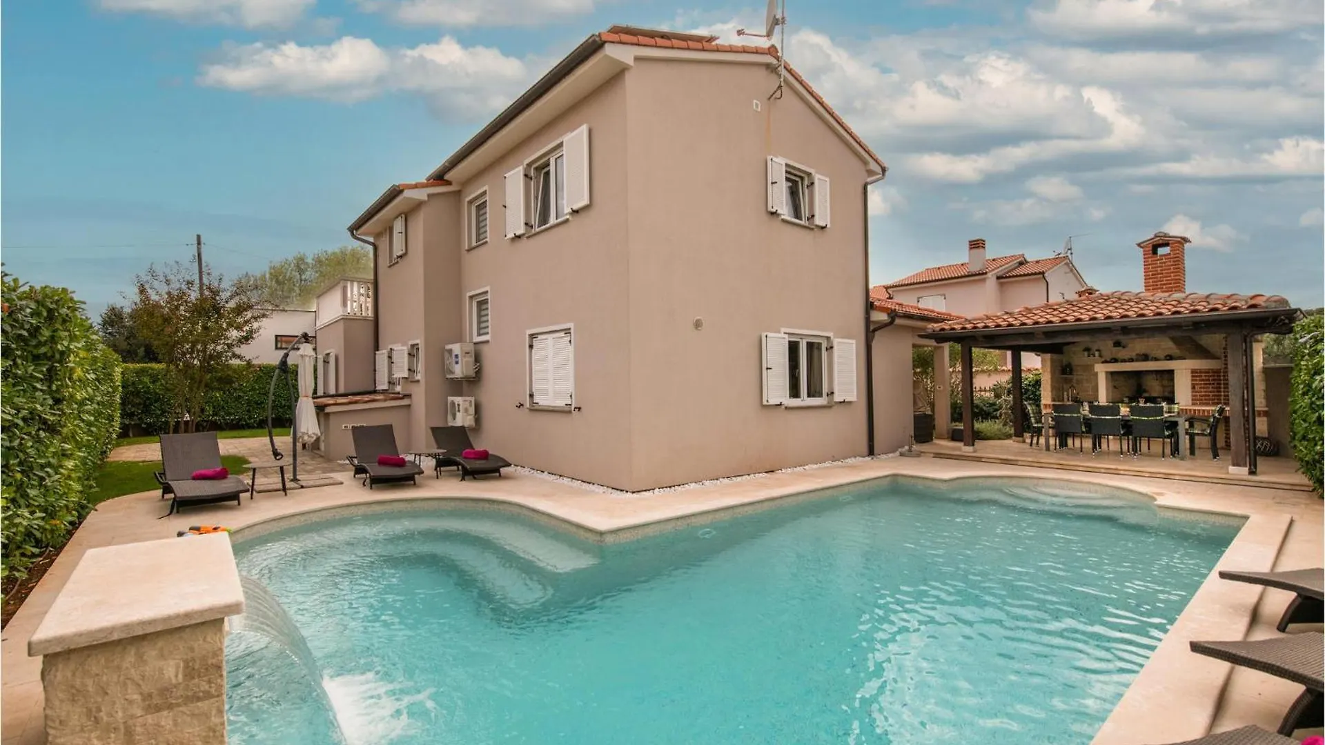 Beautiful Home In Loborika With Wi-Fi