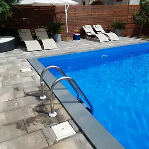 Hana Pool Only For You Loborika
